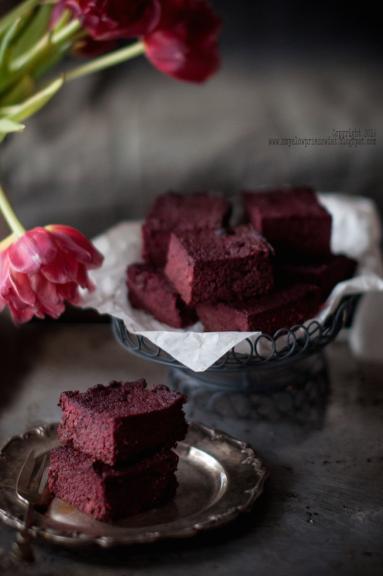 Zdjęcie - Paleo &#39;brownie&#39; z buraków (Paleo chocolate beetroot cake). - Przepisy kulinarne ze zdjęciami