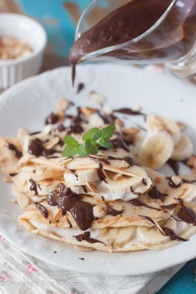Zdjęcie - Naleśniki z bananem i czekoladą - Przepisy kulinarne ze zdjęciami