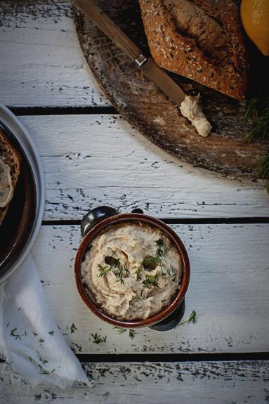 Zdjęcie - Pasta z wędzonej makreli - Przepisy kulinarne ze zdjęciami