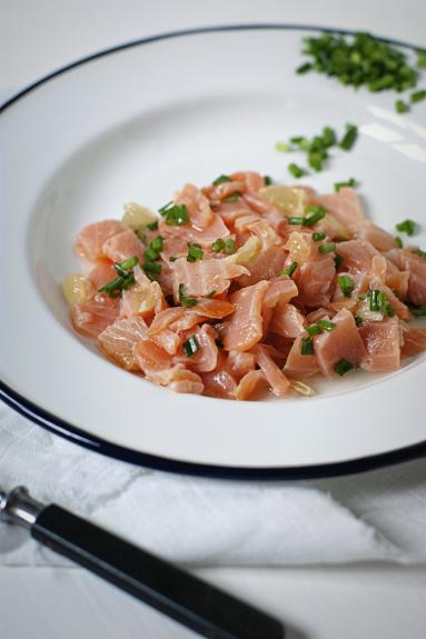 Zdjęcie - Salsa z wędzonego łososia - Przepisy kulinarne ze zdjęciami