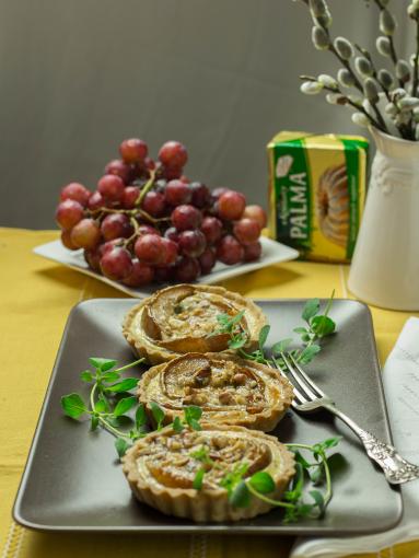 Zdjęcie - Tartaletki orzechowo-gruszkowe - Przepisy kulinarne ze zdjęciami