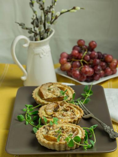 Zdjęcie - Tartaletki orzechowo-gruszkowe - Przepisy kulinarne ze zdjęciami