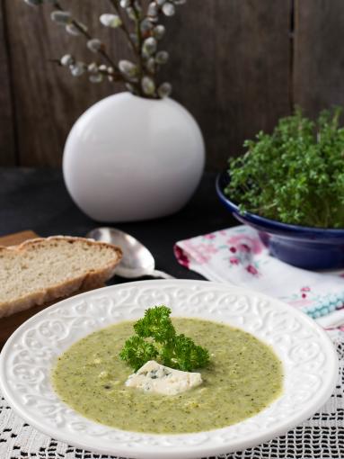 Zdjęcie - Krem z brokułów i sera pleśniowego - Przepisy kulinarne ze zdjęciami