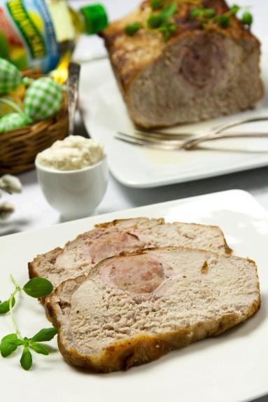 Zdjęcie - Schab pieczony faszerowany białą kiełbasą - Przepisy kulinarne ze zdjęciami