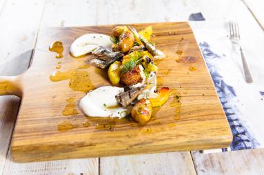 Zdjęcie - Wędzona rybka warmińska z kiszoną kapustą i jabłkami - Przepisy kulinarne ze zdjęciami