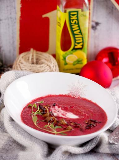 Zdjęcie - Zupa z pieczonych buraków z gruszką i imbirem - Przepisy kulinarne ze zdjęciami