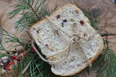 Zdjęcie - Słodki chlebek z orzechami i miodem - Przepisy kulinarne ze zdjęciami
