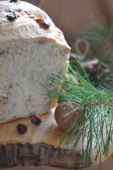 Zdjęcie - Słodki chlebek z orzechami i miodem - Przepisy kulinarne ze zdjęciami