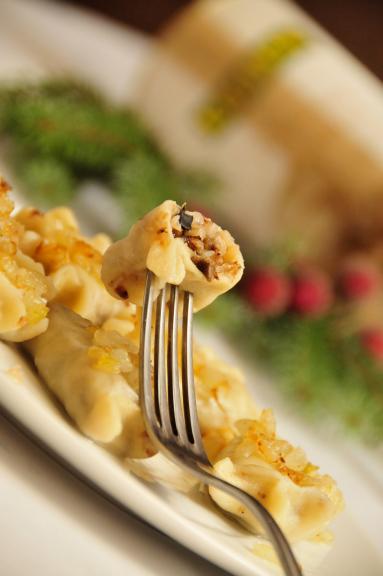 Zdjęcie - Pierogi z kaszą i grzybami - Przepisy kulinarne ze zdjęciami