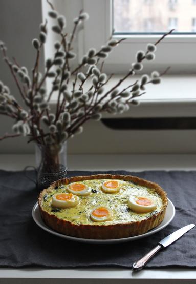 Zdjęcie - Wielkanocny quiche - Przepisy kulinarne ze zdjęciami