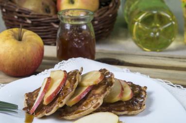 Zdjęcie - Racuchy z jabłkami babci Halinki - Przepisy kulinarne ze zdjęciami