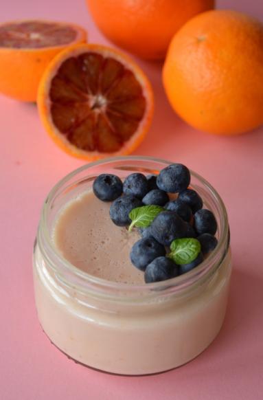 Zdjęcie - Lekki mus pomarańczowy (na  jogurcie) - Przepisy kulinarne ze zdjęciami