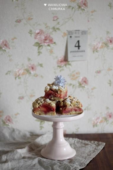 Zdjęcie - Kruche ciasto orkiszowe z jabłkami i malinami - Przepisy kulinarne ze zdjęciami