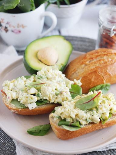 Zdjęcie - Sałatka jajeczna z awokado / Avocado egg salad - Przepisy kulinarne ze zdjęciami