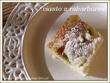 Zdjęcie - Maślankowe ciasto z rabarbarem  - Przepisy kulinarne ze zdjęciami
