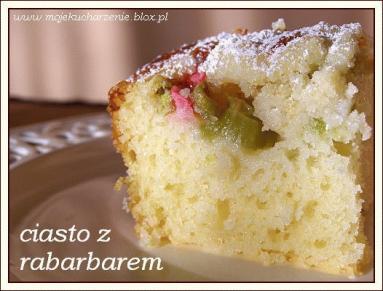 Zdjęcie - Maślankowe ciasto z rabarbarem  - Przepisy kulinarne ze zdjęciami