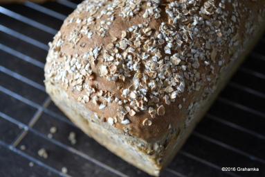Zdjęcie - Chleb ziołowy z płatkami żytnimi - Przepisy kulinarne ze zdjęciami