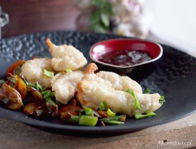 Zdjęcie - Kurczak w tempurze z sosem śliwkowym i smażonymi warzywami / Chicken tempura with plum sauce and vegetables - Przepisy kulinarne ze zdjęciami