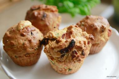 Zdjęcie - Muffiny z boczkiem i szczypiorkiem - Przepisy kulinarne ze zdjęciami
