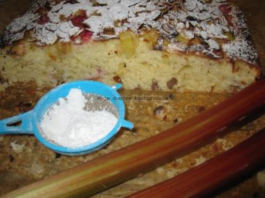 Zdjęcie - Szybkie ciasto z rabarbarem - Przepisy kulinarne ze zdjęciami