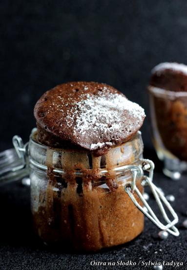 Zdjęcie - CIASTKO CZEKOLADOWE ala BROWNIE - czekoladowy deser w słoiczku - Przepisy kulinarne ze zdjęciami
