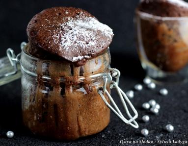 Zdjęcie - CIASTKO CZEKOLADOWE ala BROWNIE - czekoladowy deser w słoiczku - Przepisy kulinarne ze zdjęciami