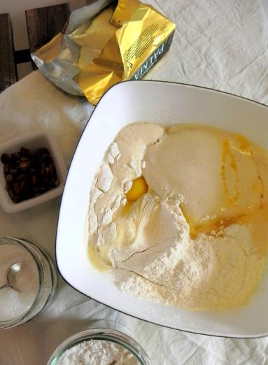 Zdjęcie - Ciasto drożdżowe Babci Asi - Przepisy kulinarne ze zdjęciami