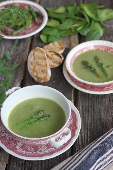 Zdjęcie - Zupa ze szparagów i szpinaku - Przepisy kulinarne ze zdjęciami