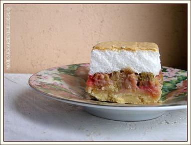 Zdjęcie - Ciasto z rabarbarem i truskawkami - Przepisy kulinarne ze zdjęciami