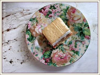 Zdjęcie - Ciasto z rabarbarem i truskawkami - Przepisy kulinarne ze zdjęciami