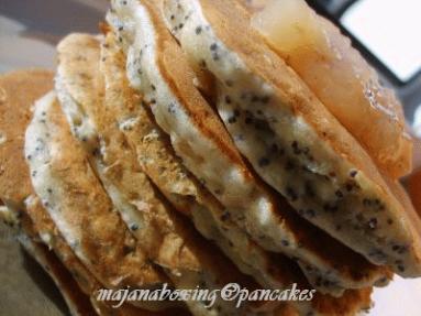 Zdjęcie - Pancakes z makiem i słonecznikiem  - Przepisy kulinarne ze zdjęciami