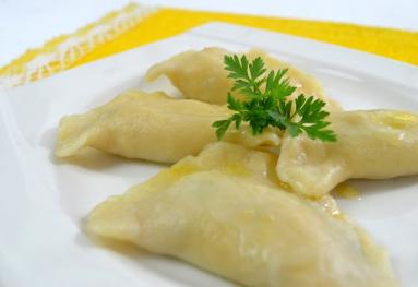 Zdjęcie - Pierogi z żółtym serem+ film - Smakowite Dania - Przepisy kulinarne ze zdjęciami