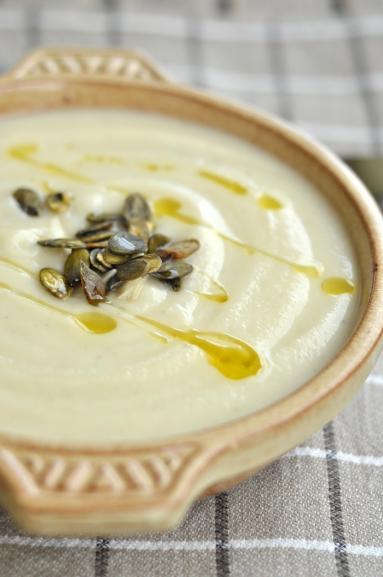 Zdjęcie - Zupa krem z selera i gruszki z cynamonem - Przepisy kulinarne ze zdjęciami