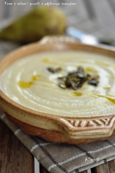Zdjęcie - Zupa krem z selera i gruszki z cynamonem - Przepisy kulinarne ze zdjęciami
