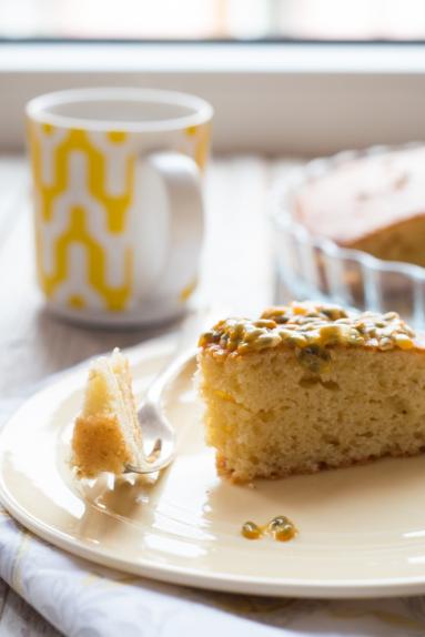 Zdjęcie - Cytrynowe ciasto z oliwą i jogurtem - Przepisy kulinarne ze zdjęciami