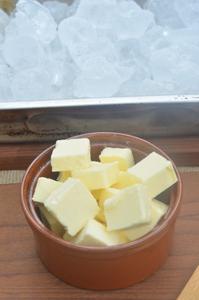 Zdjęcie - Wędzone masło - Przepisy kulinarne ze zdjęciami