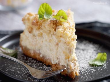 Zdjęcie - Sernik z pieczonym rabarbarem i imbirową kruszonką / Rhubarb and ginger crumble cheesecake - Przepisy kulinarne ze zdjęciami