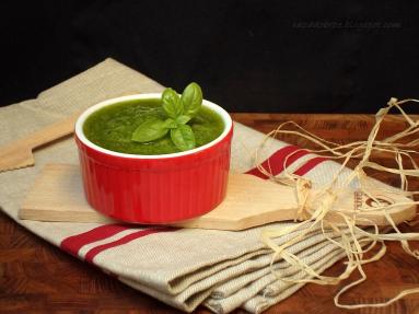 Zdjęcie - Zielono mi: pesto z natką pietruszki - Przepisy kulinarne ze zdjęciami