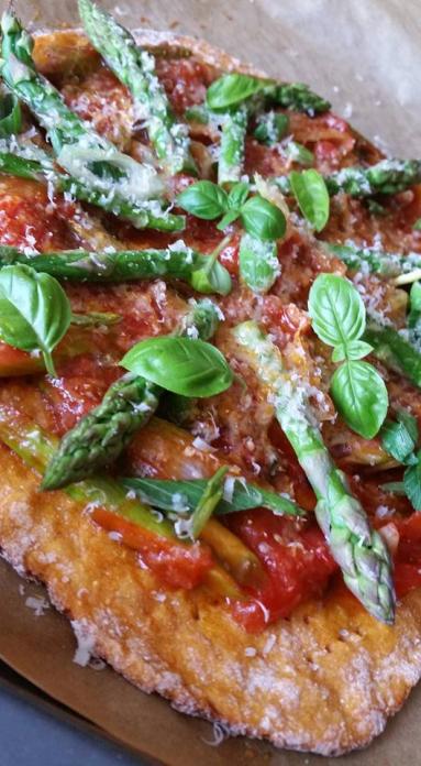 Zdjęcie - Pizza z batatów - Przepisy kulinarne ze zdjęciami