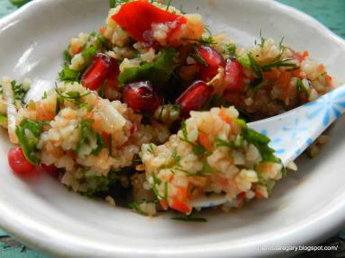 Zdjęcie - Kolorowa sałatka z kaszą bulgur - Przepisy kulinarne ze zdjęciami