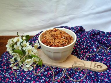 Zdjęcie - Chrupiąca granola na pożegnanie - Przepisy kulinarne ze zdjęciami