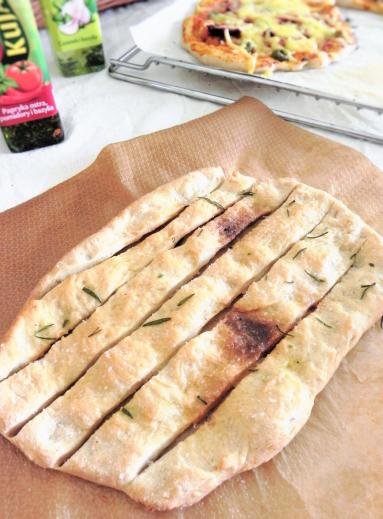 Zdjęcie - Wyśmienita pizza (ciasto) babci Marysi - Przepisy kulinarne ze zdjęciami