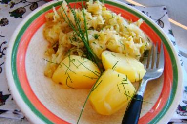 Zdjęcie - Kapusta młoda słodko-kwaśna do ziemniaków - Przepisy kulinarne ze zdjęciami