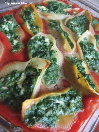 Zdjęcie - Conchiglioni ze szpinakiem i  gorgonzolą  - Przepisy kulinarne ze zdjęciami