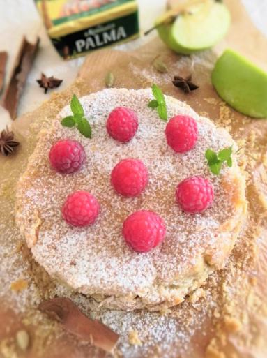Zdjęcie - Ciasto z jabłkami babci Kazimiery - Przepisy kulinarne ze zdjęciami
