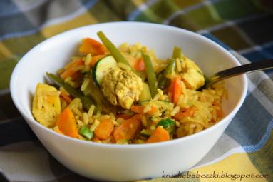 Zdjęcie - Indyk z fasolką szparagową, marchewką, cukinią i ryżem pełnoziarnistym - Przepisy kulinarne ze zdjęciami