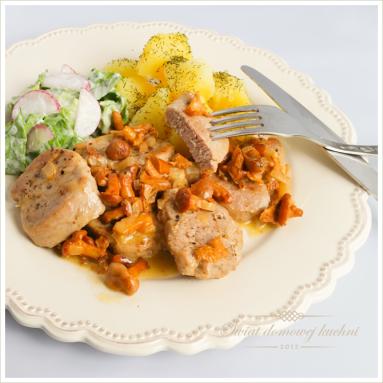 Zdjęcie - Polędwiczki wieprzowe w sosie kurkowym - Przepisy kulinarne ze zdjęciami