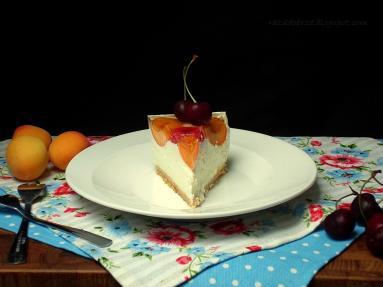 Zdjęcie - Letni sernik na zimno z owocami. I wakacje! - Przepisy kulinarne ze zdjęciami
