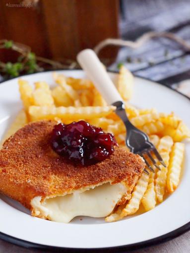 Zdjęcie - Smażony ser w panierce / Fried cheese - Przepisy kulinarne ze zdjęciami