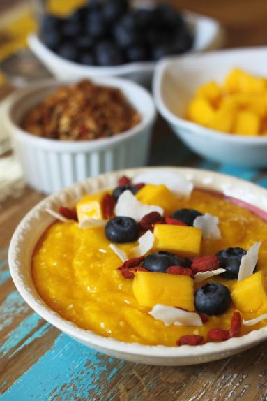 Zdjęcie - Smoothie bowl z mango - Przepisy kulinarne ze zdjęciami